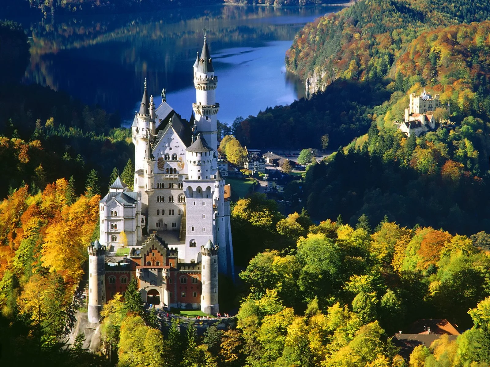 Neuschwanstein Castle - traveldigg