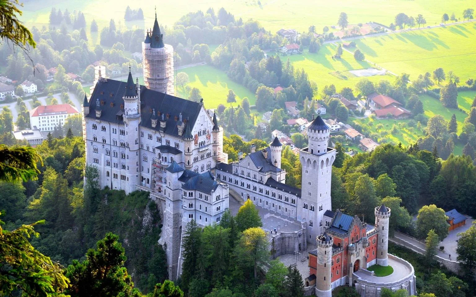 Neuschwanstein Castle - traveldigg